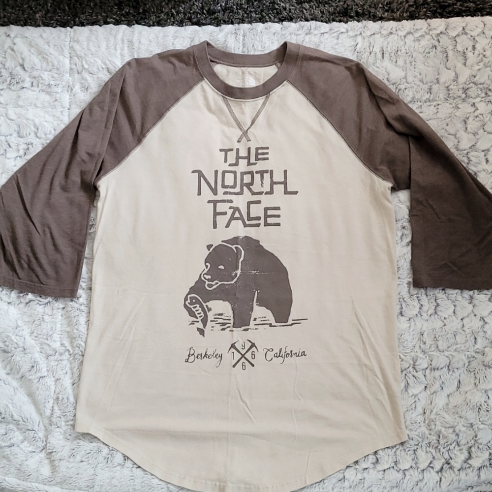 The North Face Mens Baseball Style T-shirt